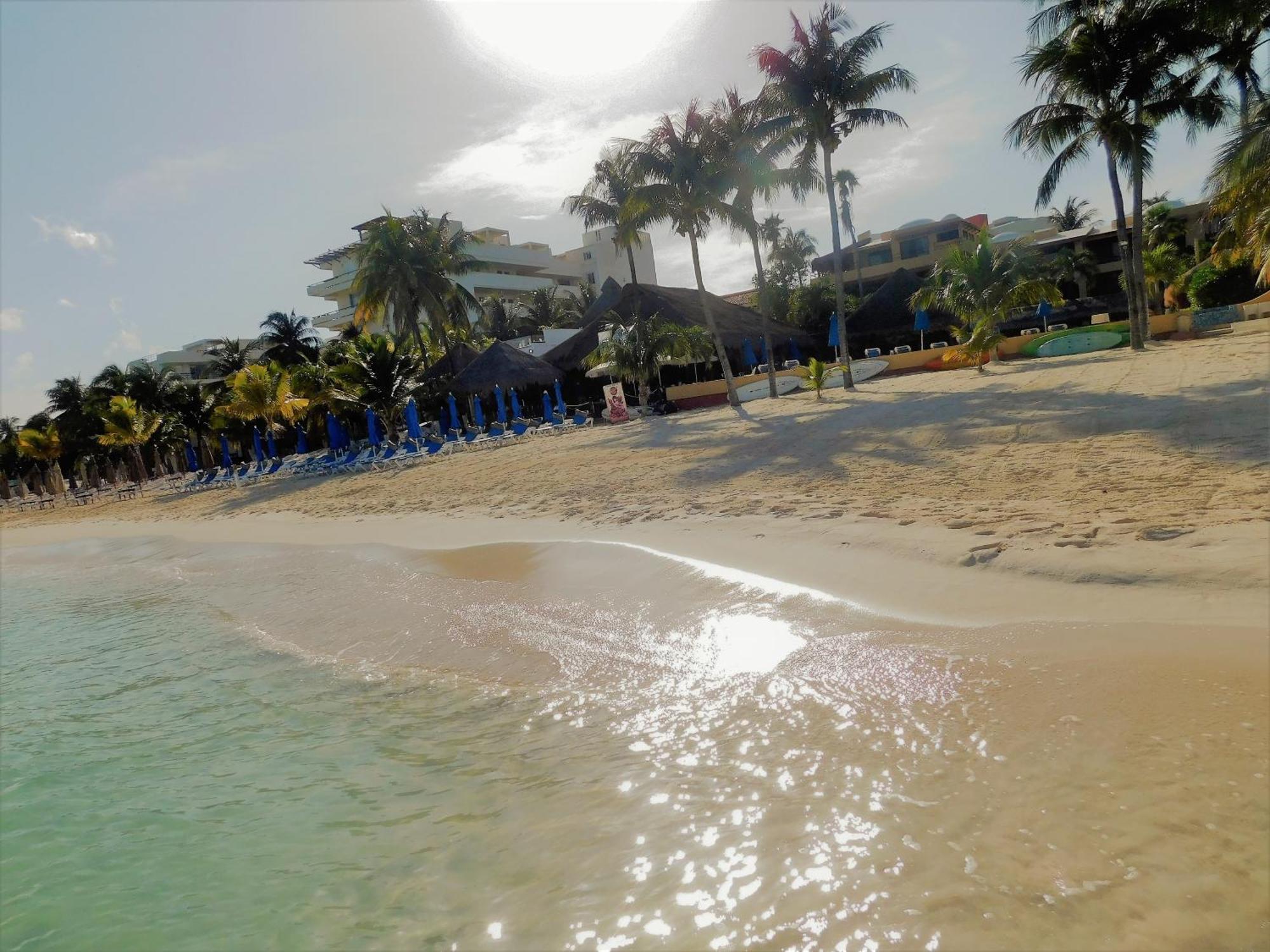 Nautibeach Beach Front Condos In North Beach Isla Mujeres Exterior photo